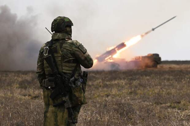 ВС России нанесли массированный удар по объектам ВПК Украины