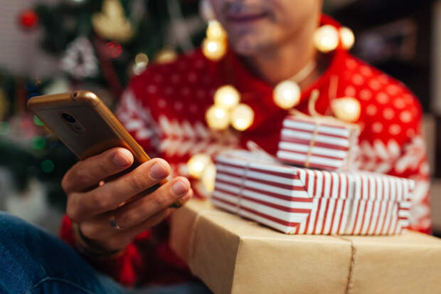 Юрист Зернов: россияне могут не отвечать на звонки от начальства в праздники