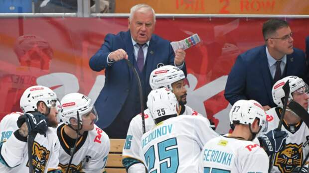 У хоккейного тренера Крикунова отобрали вид на жительство в Латвии