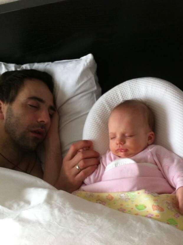 «Мы за паспортом!»: Екатерина Вилкова поделилась архивными фото в честь 14-летия дочери