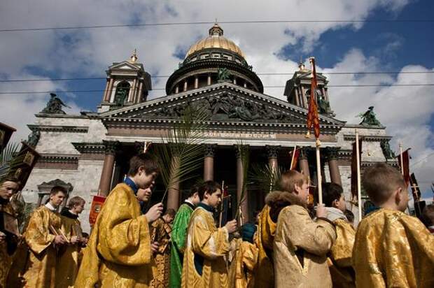 В Петербурге пройдет детская литургия и крестный ход в Вербное воскресенье