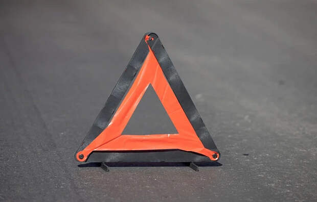 Пьяная женщина в Туле устроила ДТП и врезалась в опору ЛЭП