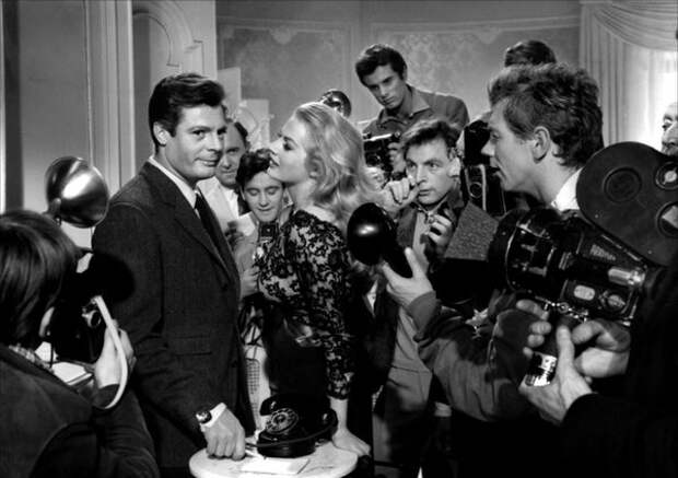 Марчелло Мастроянни и Анита Экберг на съёмках «Сладкой жизни», 1960 год (The Red List / La Dolce Vita)