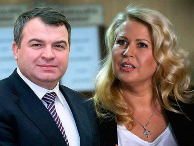 Анатолий Сердюков и Евгения Васильева собираются уехать из России