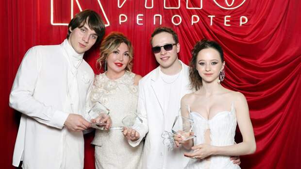 Три звезды: юбилейная XV церемония премии «Аванс» назвала своих героев