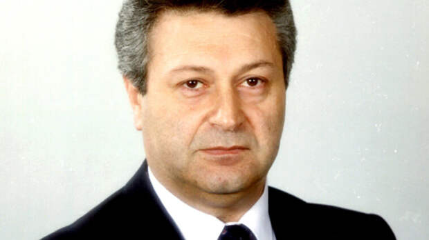 СМИ: Умер первый президент Азербайджана Аяз Муталлибов