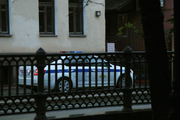 «Бургеры и шаурма»: в школе Махачкалы закрыли точку фастфуда после жалоб родителей