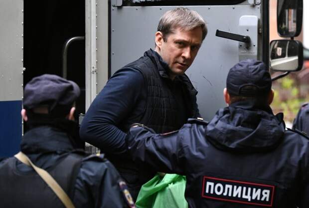 Экс-полковник МВД Захарченко подал в суд на Минобороны, чтобы пойти на СВО