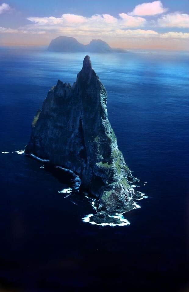 rocks18 Самые красивые и необычные морские скалы