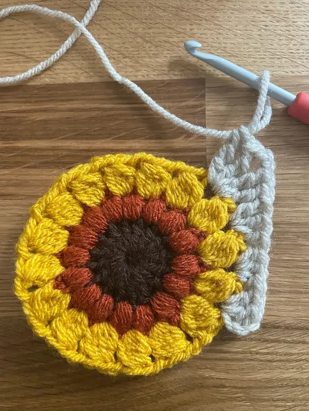 Как связать бабушкин квадрат «Подсолнух»: мастер-класс