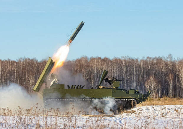 Саперы ЦВО обеспечили переброску техники под Челябинском с помощью установки разминирования УР-77 «Метеорит»
