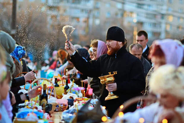 Зампред ВРНС Иванов объяснил, почему Пасха "плавает" по календарю