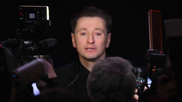 Иногда адвокат становится звездой: Безруков о своем герое в сериале «Плевако»