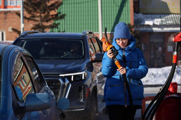 Российскому бензину ни жарко ни холодно от конфликта на Ближнем Востоке. Объясняем почему