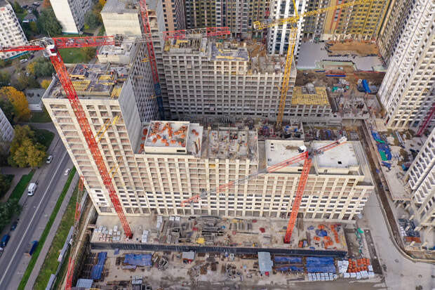 Общавшейся с Путиным многодетной семье подарили квартиру