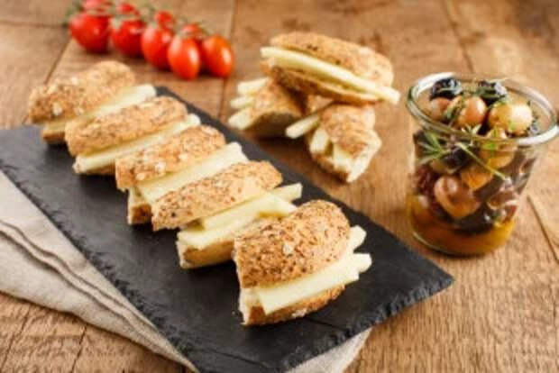 Для дачных посиделок. Топ новогодних закусок-пятиминуток