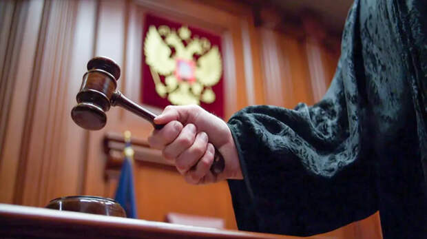 "Самый гуманный суд в мире": Азербайджанцы получили по пять лет колонии за использование рабского труда