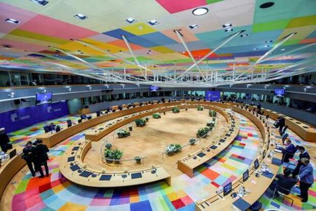 European Union leaders attend a round table meeting on the second day of a face-to-face EU summit in Brussels, Belgium May 25, 2021. Olivier Matthys/Pool via REUTERS