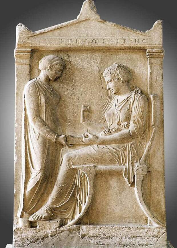 Могильная стела, посвященная Хегесо, афинской знатной женщине, V век до н.э., Национальный археологический музей, Афины.