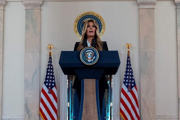 Мелания Трамп попросила Лукашенко помочь с поиском потерявшихся украинских детей