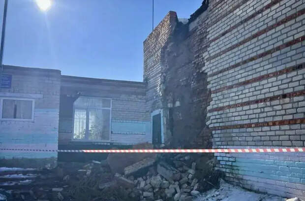Не выдержала и осыпалась: в школе под Челябинском рухнула стена