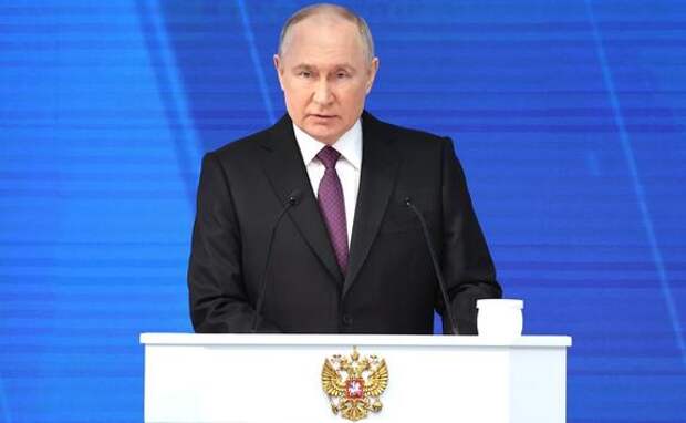 Путин: западные элиты упорно пытаются «наказать» РФ, изолировать и ослабить