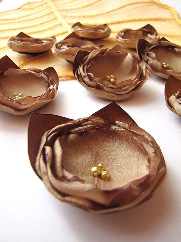 Новый стиль-ткань ручной работы цветок аппликации / украшения (6 шт) - ЗОЛОТОЙ ANTIQUE роз с Листья