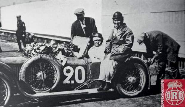 Грегуар с механиком на гонке в Ле-Мане. 1927 год