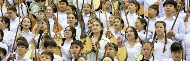 В Алматы 11,5 тысячи школьников установили рекорд по массовому исполнению кюя