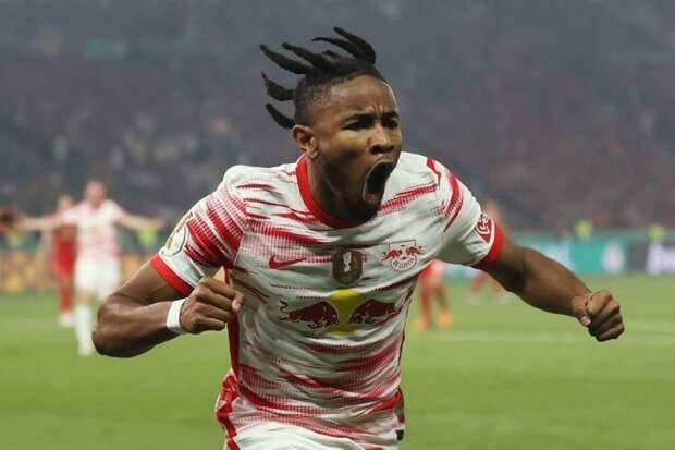 Экс-тренер «Манчестер Юнайтед»: «Нкунку слишком рано решил перейти в «Челси»