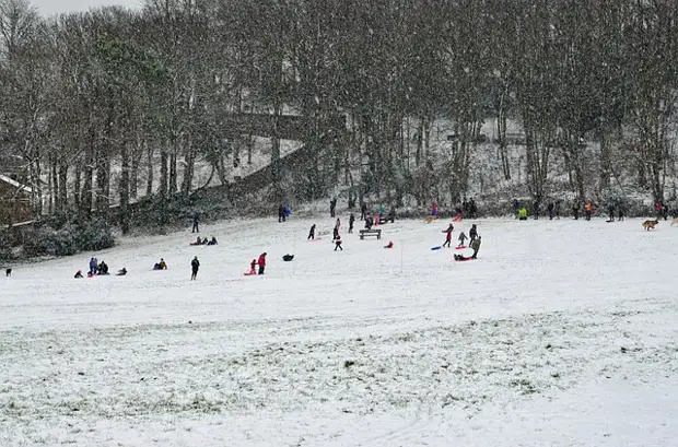 Девочку вертолетом доставили в больницу Петрозаводска после катания на тюбинге