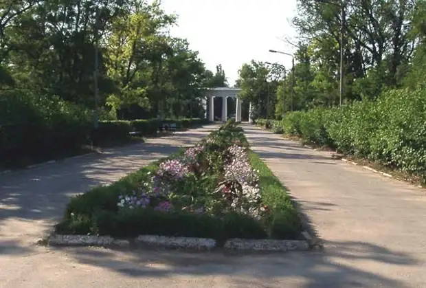 Цимлянский парк. Приморский парк Цимлянск. Ротонда Цимлянск. Цимлянский парк Ростовская область. Приморский парк Цимлянск сфера.