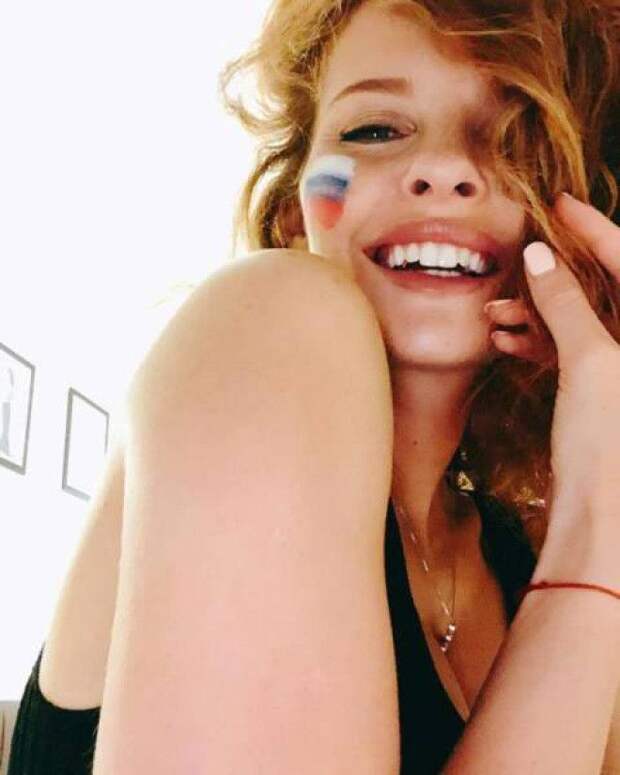 30 моделей Playboy в непринуждённой обстановке (многие даже без макияжа) модели в непринужденной обстановке модели без макияжа модели не на работе не накрашенные модели