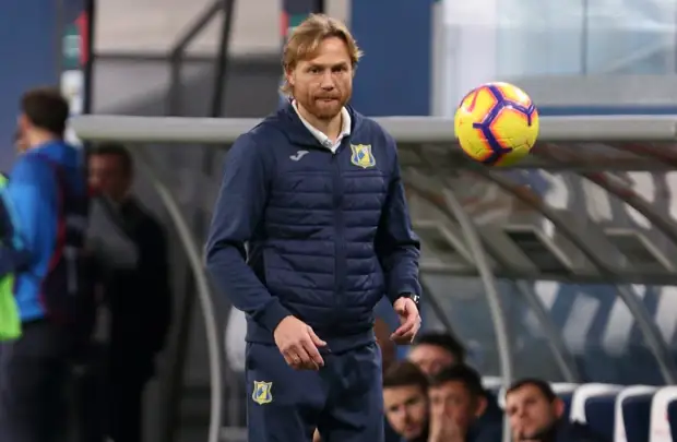 Карпин стал тренером месяца в РПЛ