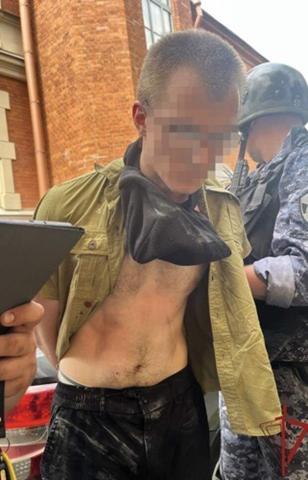 Фельдшер пытался устроить теракт в банке, чтобы вернуть отправленные мошенникам деньги