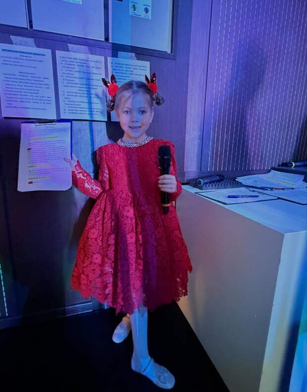 Дочь Леры Кудрявцевой дебютировала в роли ведущей концерта