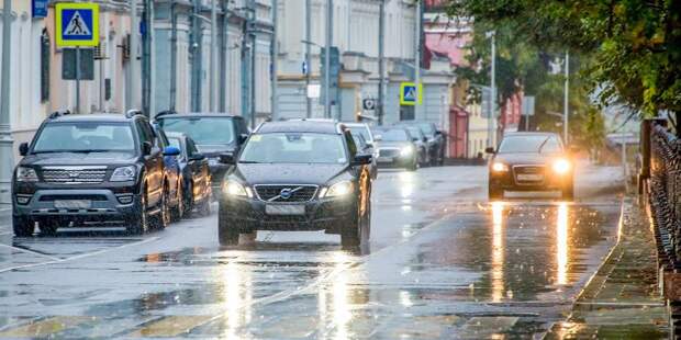 Бригады Мосводостока будут дежурить вблизи вероятного скопления воды/ Фото mos.ru