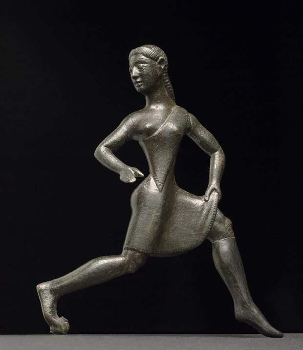 Бронзовая статуя женщины из Спарты, ок. 550–500 до н.э., Британский музей, Лондон.