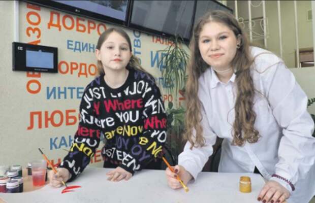 Волонтеры в СЗАО расписывают стены в лечебных учреждениях