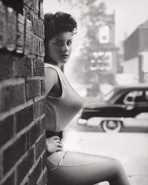Мода 50-х, когда женщины носили «пули» на груди грудь., девушки, история, факты, фото