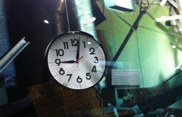 Остановившееся время: часы здания Марра.