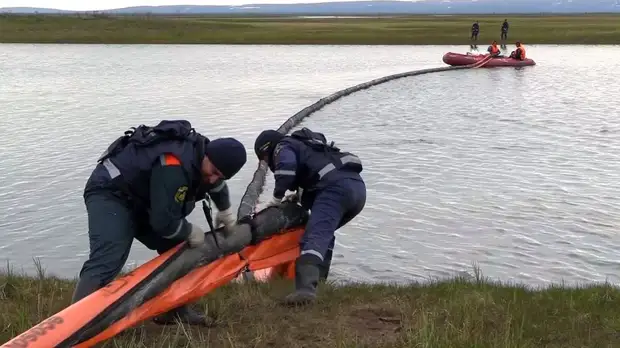 Эколог прокомментировал ситуацию с разливом нефтепродуктов в НАО