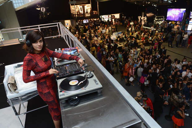 DJ+Nelleke+Seen+Around+Lincoln+Center+Day+xPe35LqA23ol