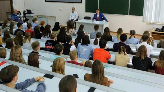 Обязательную отработку для студентов-инженеров предложили ввести в России