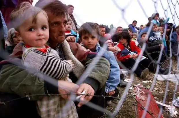Дети 1999 года. Сербские беженцы из Косово 1999. Бомбежки Сербии 1999 дети. Косовские беженцы. Албания, 1999..
