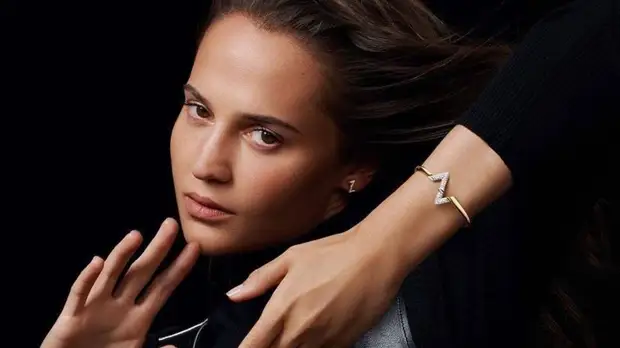 Дом моды Louis Vuitton обвинили в симпатии к России из-за новой коллекции украшений