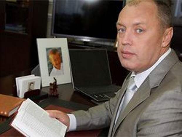 Мэр Полтавы обвинил депутата с топором в воровстве Мэр Полтавы обвинил депутата с топором в воровстве