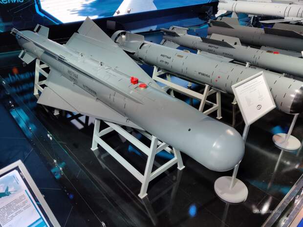 Спецоперация Z: Русская «Медведка-19» с помощью УПАБ-1500Б догрызает Авдеевку