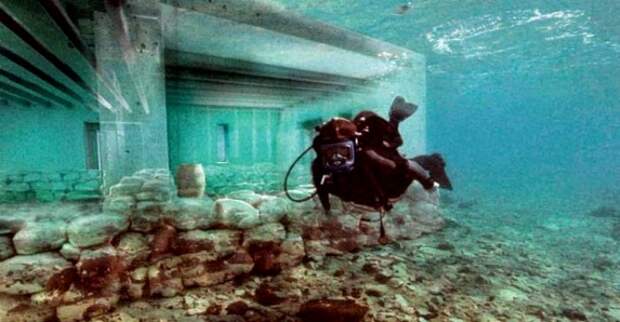 Первый древний город, найденный под водой. /Фото: ilovegreece.ru