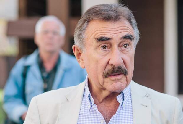 Леонид Каневский представил на non/fictioNвесна книгу "Совсем другая история"